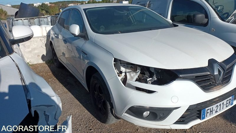 Renault Megane - 2019 - 201488kms - FH-211-ER - Automóvel: foto 1 Renault Megane - 2019 - 201488kms - FH-211-ER - Automóvel: foto 1