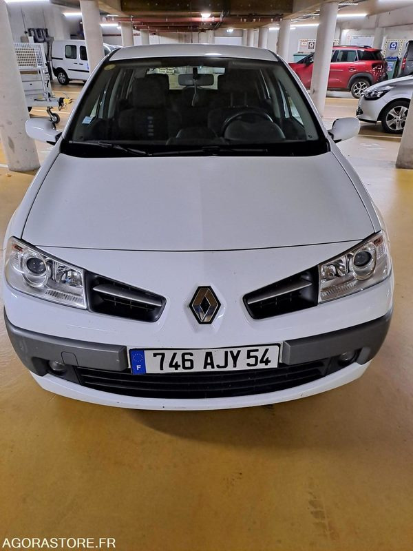 Renault Megane VERS.II 1.5 DCI 85 5P - Automóvel: foto 1 Renault Megane VERS.II 1.5 DCI 85 5P - Automóvel: foto 1