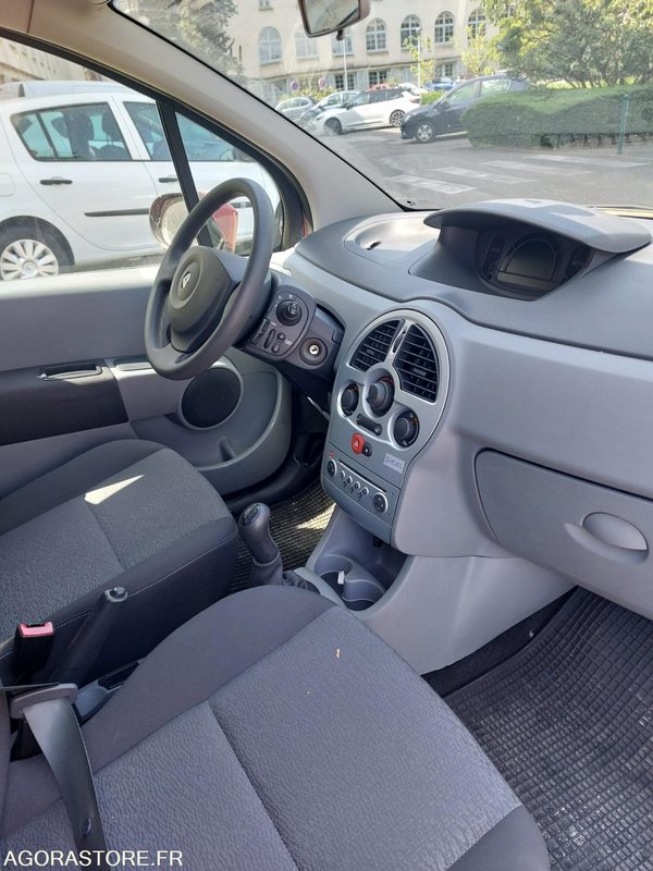 Renault Modus Rouge de 2010 65460km - Véhicule Défaillant - Automóvel: foto 3 Renault Modus Rouge de 2010 65460km - Véhicule Défaillant - Automóvel: foto 3