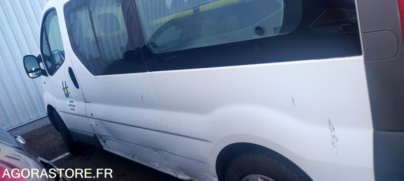 Renault Trafic 2 combi phrase . 2.0 dci 16v minibus long 90 cv - Minibus, Furgão de passageiros: foto 2 Renault Trafic 2 combi phrase . 2.0 dci 16v minibus long 90 cv - Minibus, Furgão de passageiros: foto 2