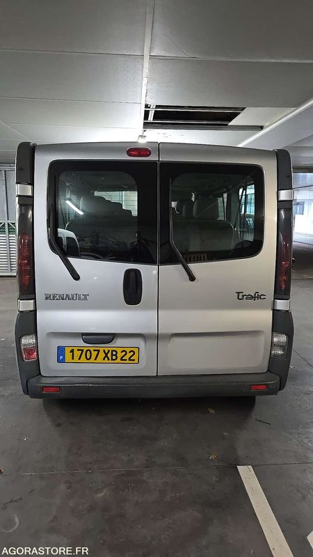Renault Trafic - 2004 - 257907kms - 1707-XB-22 - Minibus, Furgão de passageiros: foto 2 Renault Trafic - 2004 - 257907kms - 1707-XB-22 - Minibus, Furgão de passageiros: foto 2