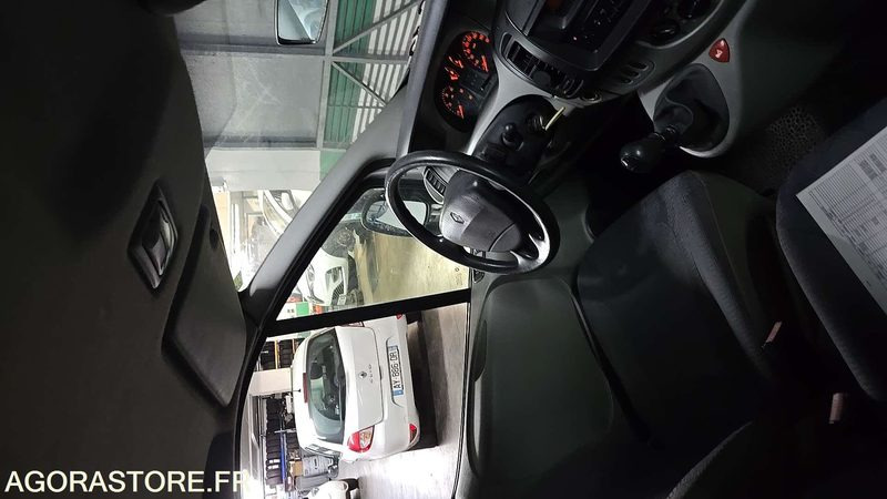 Renault Trafic - 2004 - 257907kms - 1707-XB-22 - Minibus, Furgão de passageiros: foto 4 Renault Trafic - 2004 - 257907kms - 1707-XB-22 - Minibus, Furgão de passageiros: foto 4