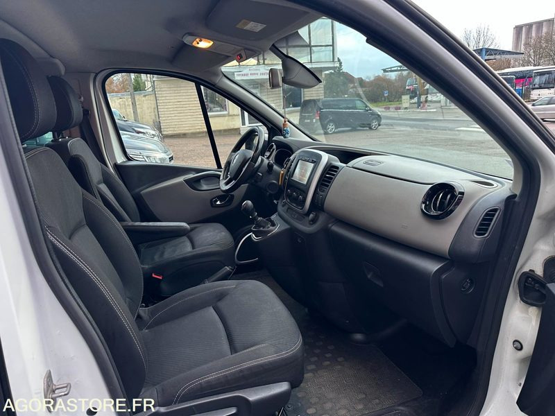 Minibus, Furgão de passageiros Renault Trafic 8 places / ED-593-MY / 463 642kms: foto 8 Minibus, Furgão de passageiros Renault Trafic 8 places / ED-593-MY / 463 642kms: foto 8