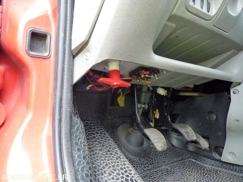 Furgão compacto Renault Trafic 9 Places: foto 16