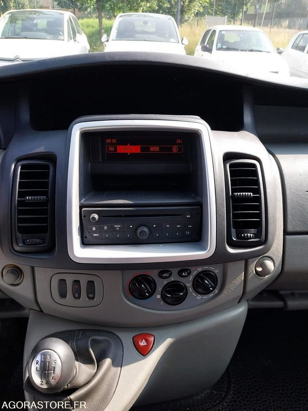 Renault Trafic 9 places DA-953-LM de 2013 avec 135 698 kms - Minibus, Furgão de passageiros: foto 4 Renault Trafic 9 places DA-953-LM de 2013 avec 135 698 kms - Minibus, Furgão de passageiros: foto 4