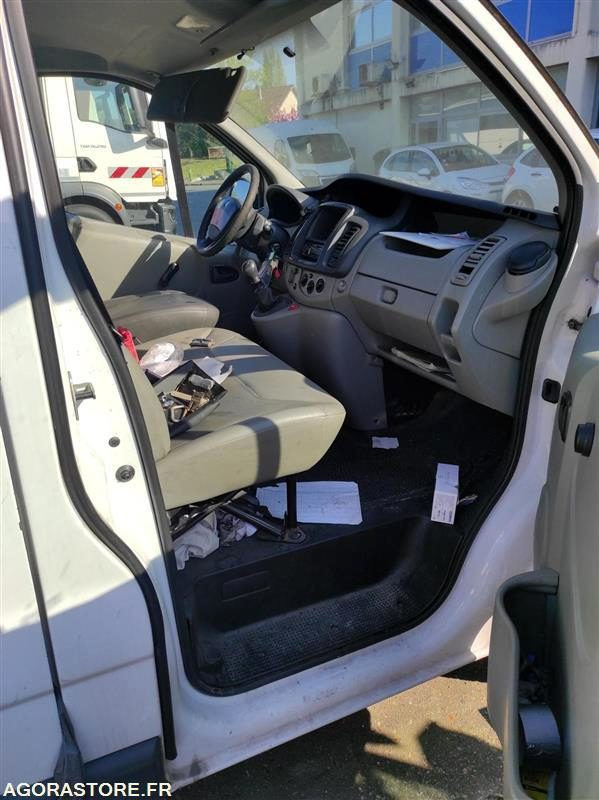 Renault Trafic II Fourgon Phase 2 L1H1 1000kg 2.0 dCi 16V 90 cv - Furgão: foto 5 Renault Trafic II Fourgon Phase 2 L1H1 1000kg 2.0 dCi 16V 90 cv - Furgão: foto 5