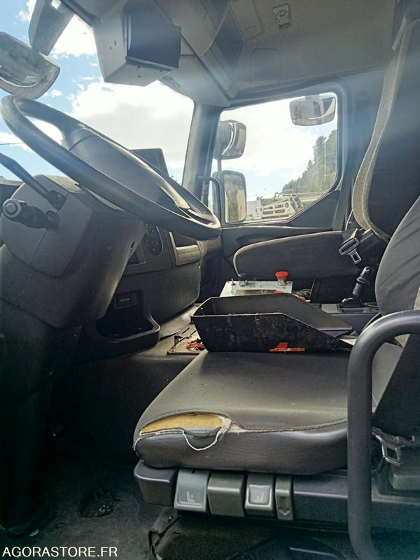 Renault Véhicule Industriel - Premium 280 - Caminhão de lixo: foto 4 Renault Véhicule Industriel - Premium 280 - Caminhão de lixo: foto 4