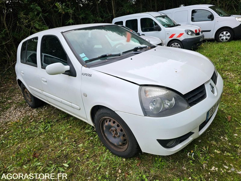 Renault clio - 2006 - 219622km - 1871WJ28 - Automóvel: foto 2 Renault clio - 2006 - 219622km - 1871WJ28 - Automóvel: foto 2