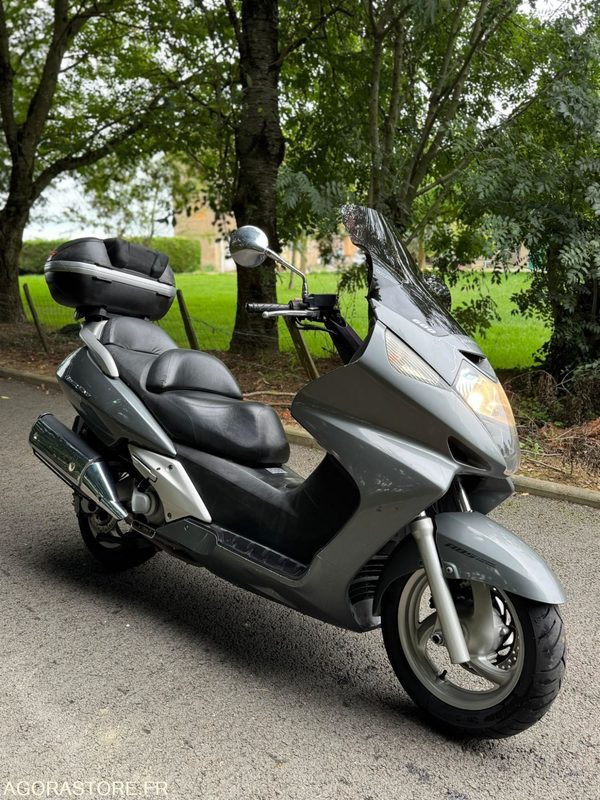 SCOOTER-HONDA-600-SILVER WING-ABS - Motocicleta: foto 1 SCOOTER-HONDA-600-SILVER WING-ABS - Motocicleta: foto 1