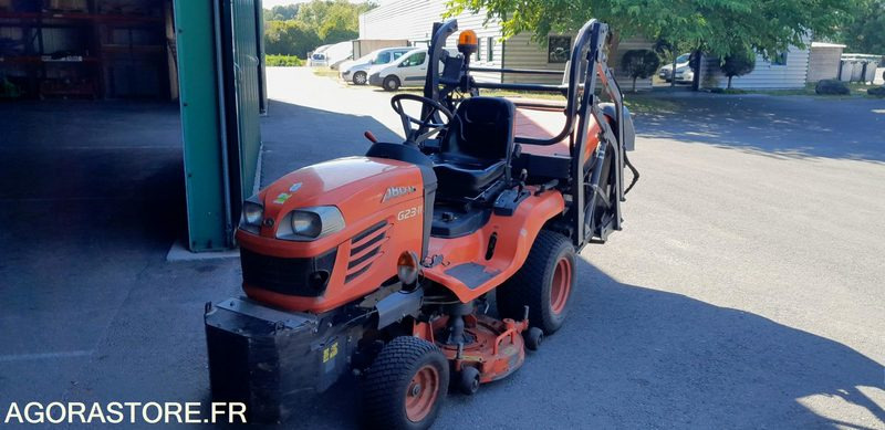 TONDEUSE AUTOPORTEE KUBOTA G23 - Cortador de grama: foto 1 TONDEUSE AUTOPORTEE KUBOTA G23 - Cortador de grama: foto 1
