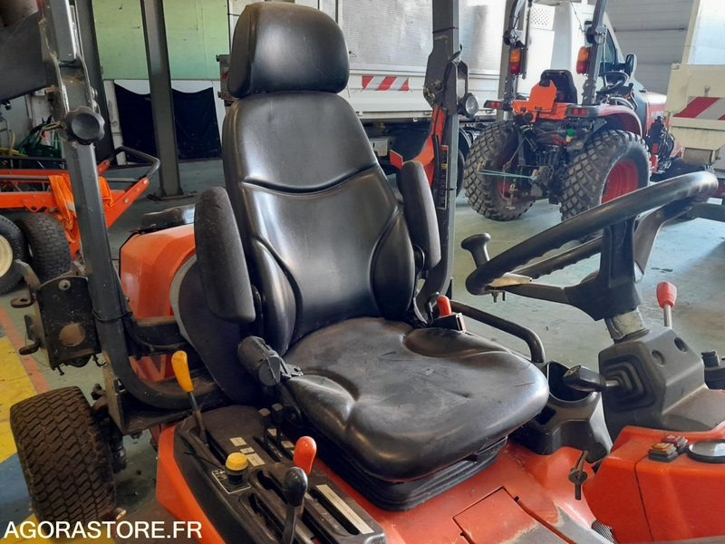 TONDEUSE KUBOTA F3680 DE 2012 - Cortador de grama: foto 5 TONDEUSE KUBOTA F3680 DE 2012 - Cortador de grama: foto 5