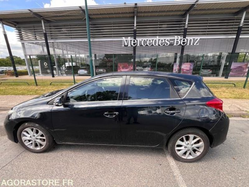 TOYOTA AURIS 90 D 4D - Automóvel: foto 3 TOYOTA AURIS 90 D 4D - Automóvel: foto 3