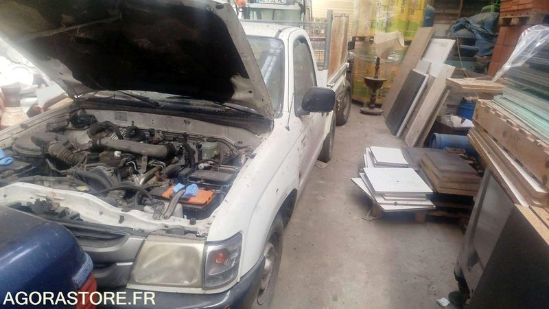 TOYOTA HILUX - 225000KM - 2003 - Carrinha basculante: foto 2 TOYOTA HILUX - 225000KM - 2003 - Carrinha basculante: foto 2