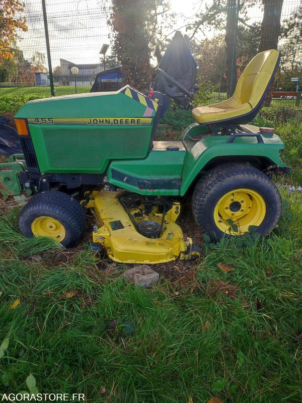TRACTEUR TONDEUSE JOHN DEERE 455 - Cortador de grama: foto 1 TRACTEUR TONDEUSE JOHN DEERE 455 - Cortador de grama: foto 1
