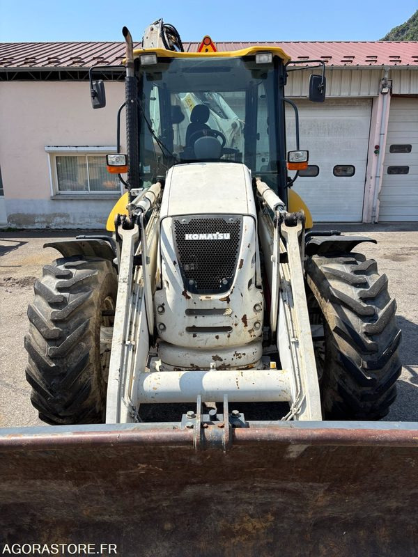Retroescavadeira TRACTOPELLE KOMATSU WB93R MTP50-08 - 2008: foto 15 Retroescavadeira TRACTOPELLE KOMATSU WB93R MTP50-08 - 2008: foto 15
