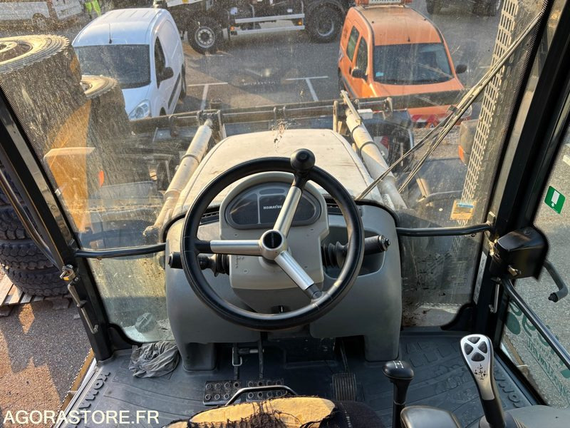 Retroescavadeira TRACTOPELLE KOMATSU WB93R MTP50-08 - 2008: foto 12 Retroescavadeira TRACTOPELLE KOMATSU WB93R MTP50-08 - 2008: foto 12