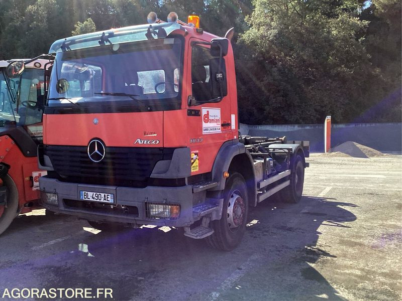MERCEDES BENZ ATEGO - 2004 - 602523 KM - P2001840 - Tractor: foto 3 MERCEDES BENZ ATEGO - 2004 - 602523 KM - P2001840 - Tractor: foto 3
