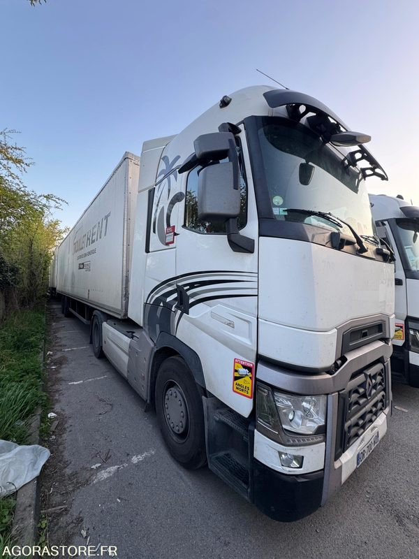 RENAULT T520 HIGH - 907 798KM - 2015 - Tractor: foto 2 RENAULT T520 HIGH - 907 798KM - 2015 - Tractor: foto 2