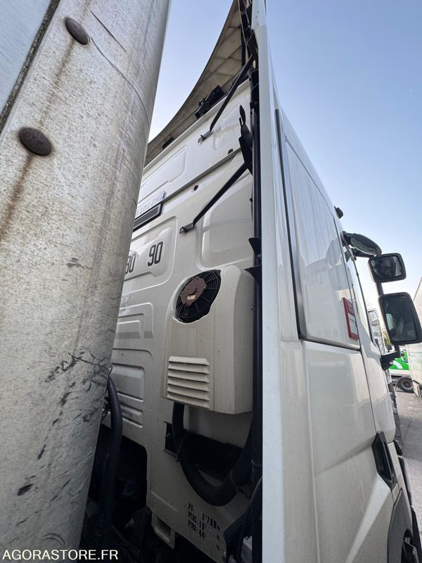 RENAULT T520 HIGH - 907 798KM - 2015 - Tractor: foto 4 RENAULT T520 HIGH - 907 798KM - 2015 - Tractor: foto 4