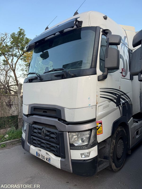RENAULT T520 HIGH - 907 798KM - 2015 - Tractor: foto 1 RENAULT T520 HIGH - 907 798KM - 2015 - Tractor: foto 1