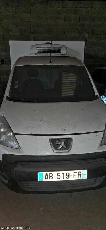 VEHICULE FRIGORIFIQUE PEUGEOT PARTNER AB519FR - Furgão compacto: foto 1 VEHICULE FRIGORIFIQUE PEUGEOT PARTNER AB519FR - Furgão compacto: foto 1