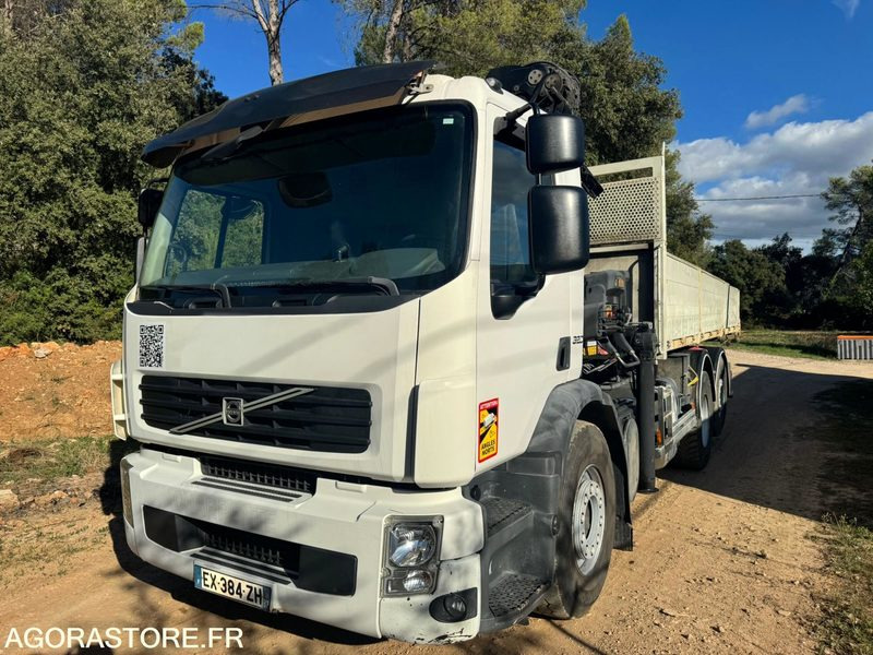VOLVO 6x2 GRUE HIAB 244-E6 JIB 45X-3 - 2009 - 88 000km - Camião basculante: foto 2 VOLVO 6x2 GRUE HIAB 244-E6 JIB 45X-3 - 2009 - 88 000km - Camião basculante: foto 2