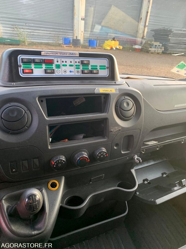 VSAV RENAULT MASTER3 BW219QR - Furgão: foto 5 VSAV RENAULT MASTER3 BW219QR - Furgão: foto 5