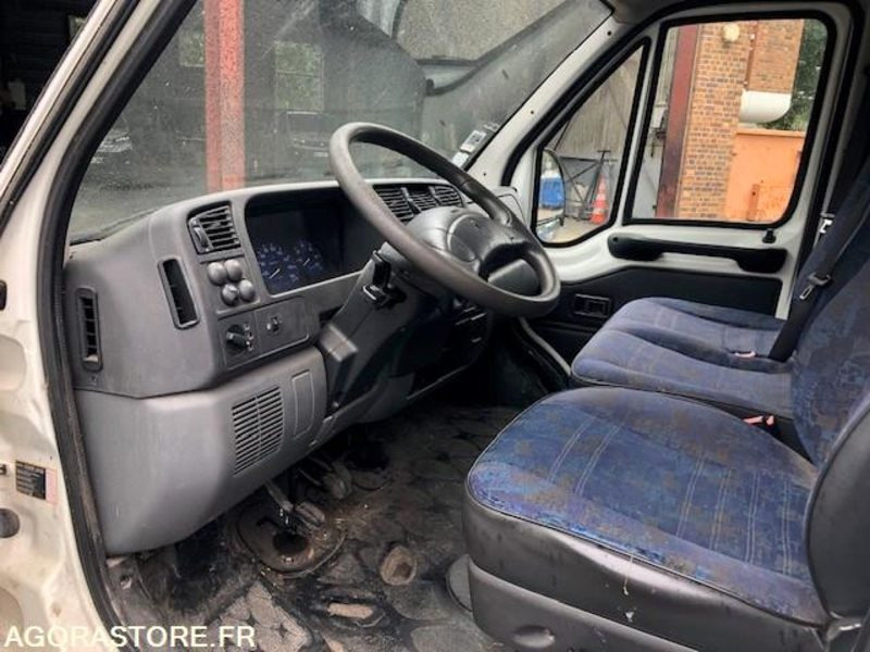Leasing de Véhicule PEUGEOT BOXER 2001 NON ROULANT EN L'ETAT Véhicule PEUGEOT BOXER 2001 NON ROULANT EN L'ETAT: foto 12 Leasing de Véhicule PEUGEOT BOXER 2001 NON ROULANT EN L'ETAT Véhicule PEUGEOT BOXER 2001 NON ROULANT EN L'ETAT: foto 12