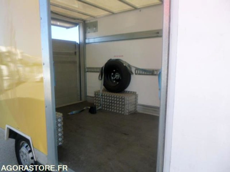 Fiat DUCATO HAYON PACK CARBURANT GNV+SP PETITE CAPACITE - Veículo comercial: foto 4 Fiat DUCATO HAYON PACK CARBURANT GNV+SP PETITE CAPACITE - Veículo comercial: foto 4