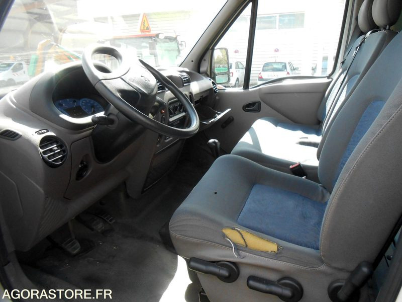 RENAULT MASTER 20m3 - Veículo comercial: foto 3 RENAULT MASTER 20m3 - Veículo comercial: foto 3