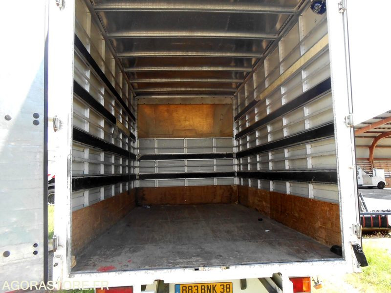 RENAULT MASTER 20m3 - Veículo comercial: foto 4 RENAULT MASTER 20m3 - Veículo comercial: foto 4