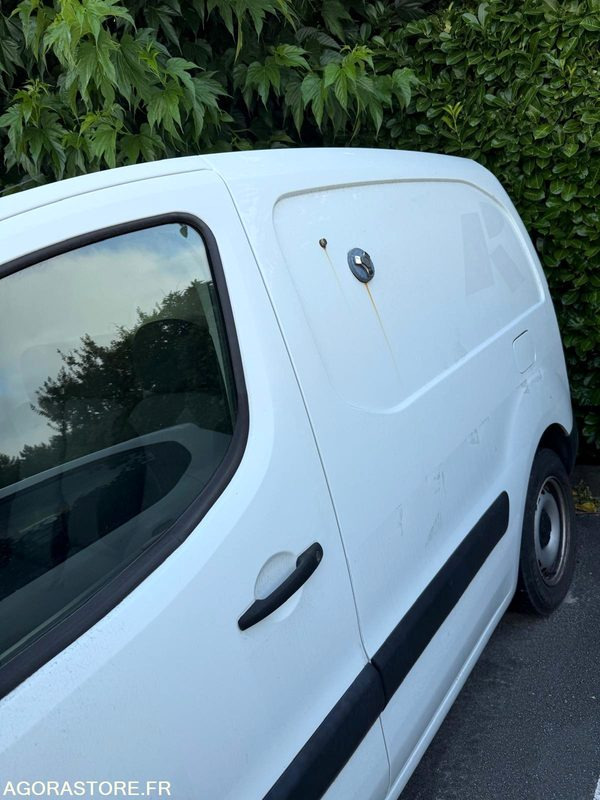 Utilitaire Peugeot Partner 28/07/2017 - 183333 kms - Veículo comercial: foto 3 Utilitaire Peugeot Partner 28/07/2017 - 183333 kms - Veículo comercial: foto 3