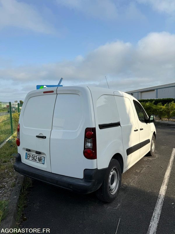 Utilitaire Peugeot Partner 28/07/2017 - 199 000 KMS - Veículo comercial: foto 2 Utilitaire Peugeot Partner 28/07/2017 - 199 000 KMS - Veículo comercial: foto 2