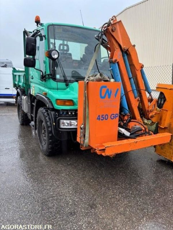 MERCEDES UNIMOG U300C VERSION COMMUNALE 2003 38210 KM + EPAREUSE CMV 450GP - Veículo municipal/ Especial: foto 1 MERCEDES UNIMOG U300C VERSION COMMUNALE 2003 38210 KM + EPAREUSE CMV 450GP - Veículo municipal/ Especial: foto 1