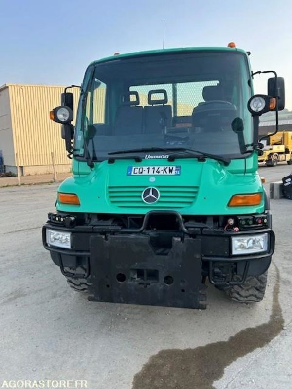 MERCEDES UNIMOG U300C VERSION COMMUNALE 2003 38210 KM + EPAREUSE CMV 450GP - Veículo municipal/ Especial: foto 5 MERCEDES UNIMOG U300C VERSION COMMUNALE 2003 38210 KM + EPAREUSE CMV 450GP - Veículo municipal/ Especial: foto 5