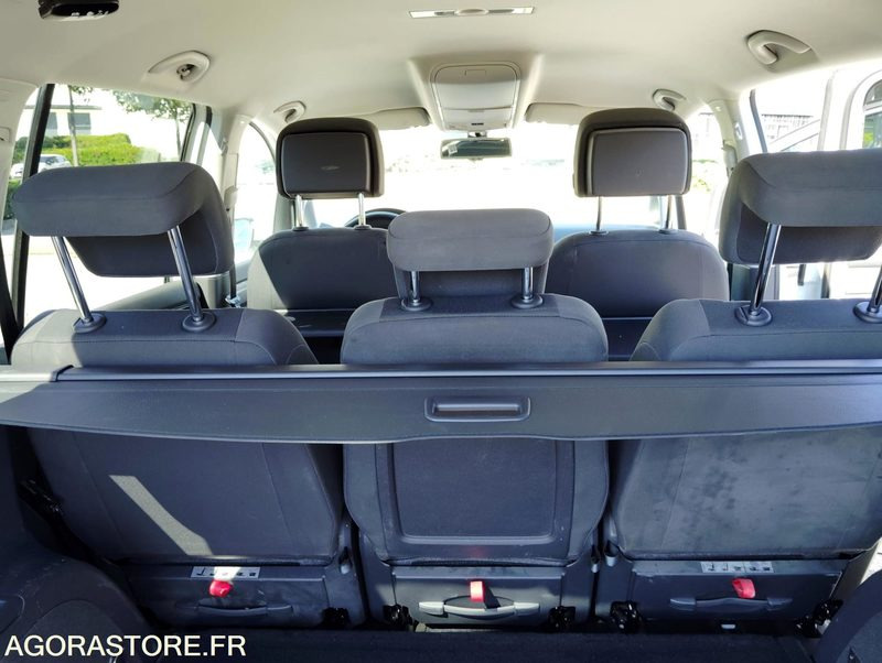 Volkswagen Touran TSI GNC 150CH BVA Essence GNC- 2015 - 90 000km - TRES BON ETAT - Automóvel: foto 5 Volkswagen Touran TSI GNC 150CH BVA Essence GNC- 2015 - 90 000km - TRES BON ETAT - Automóvel: foto 5