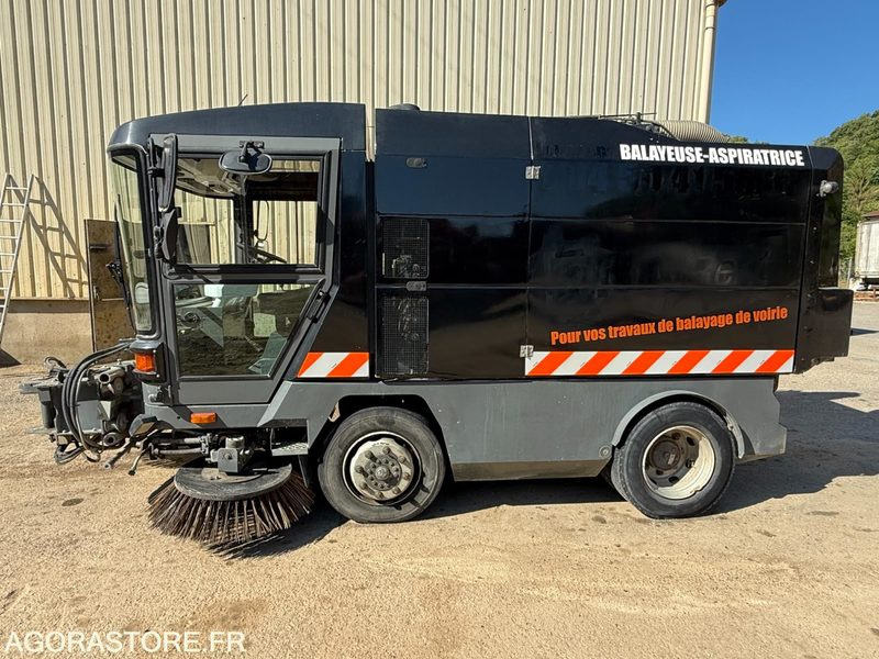 Balayeuse aspiratrice MATHIEUX C 560-2003-6077 Heures - Varredora urbana: foto 2 Balayeuse aspiratrice MATHIEUX C 560-2003-6077 Heures - Varredora urbana: foto 2