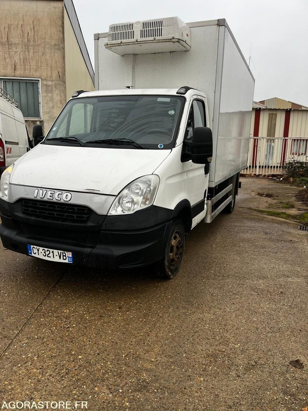 Iveco 35c13 frigorifique 185000km 2013 - Carrinha frigorífica: foto 1 Iveco 35c13 frigorifique 185000km 2013 - Carrinha frigorífica: foto 1