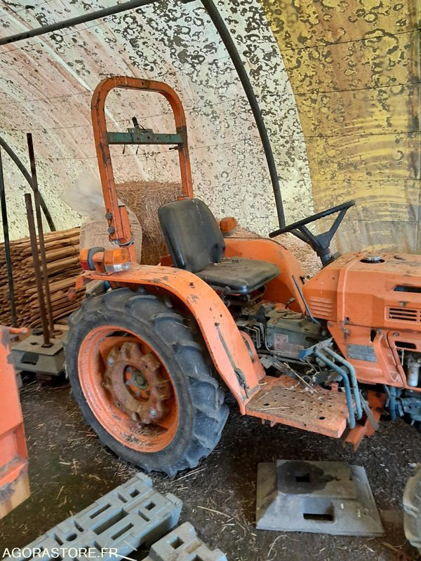 Tracteur kubota B 8200 H de 1985 NON ROULANT - Trator: foto 3 Tracteur kubota B 8200 H de 1985 NON ROULANT - Trator: foto 3