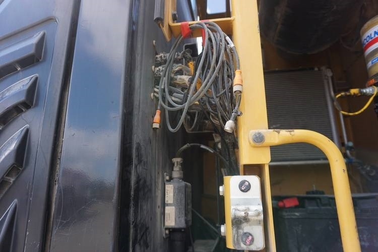 Escavadora de rastos CAT 329 EL: foto 13