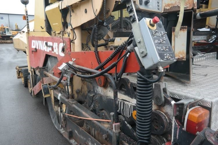 Dynapack F121 4WD - Acabadora: foto 5 Dynapack F121 4WD - Acabadora: foto 5