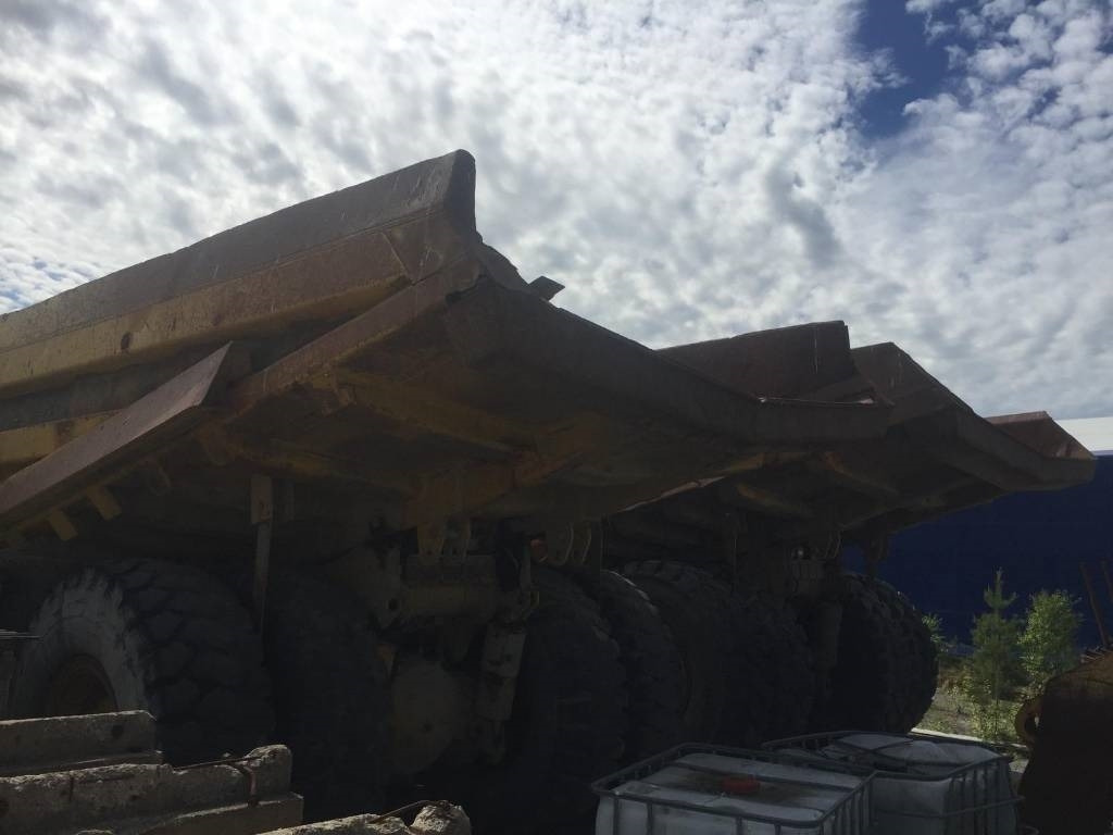 Komatsu HD 465-5 - Caminhão fora de estrada: foto 5 Komatsu HD 465-5 - Caminhão fora de estrada: foto 5