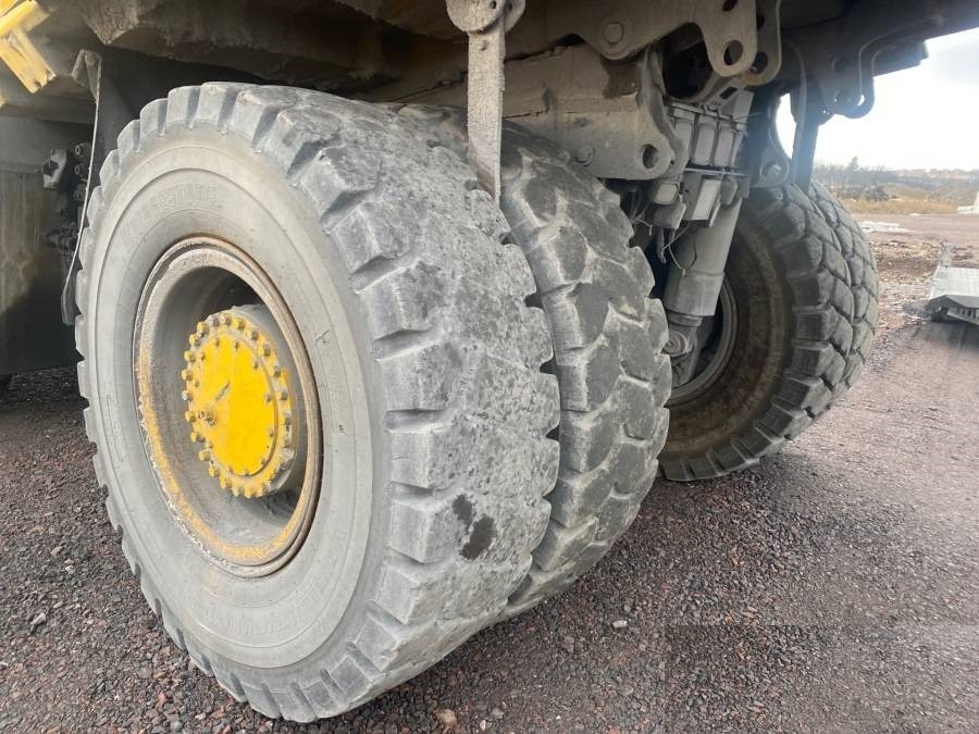 Leasing de Komatsu HD405-7  Komatsu HD405-7: foto 6 Leasing de Komatsu HD405-7  Komatsu HD405-7: foto 6
