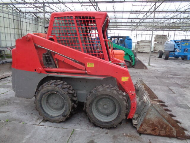 Mini pá carregadora Bobcat S130: foto 15