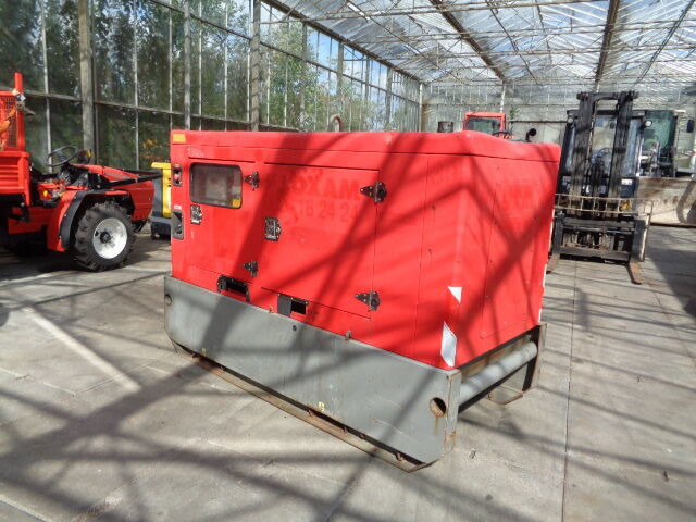 Diversen 30 KVA Genelec 30 KVA - Gerador elétrico: foto 3 Diversen 30 KVA Genelec 30 KVA - Gerador elétrico: foto 3