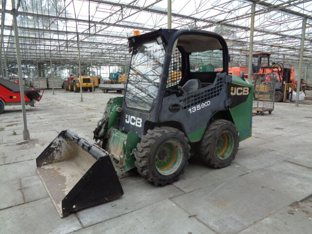 JCB 135 R - Mini pá carregadora: foto 1 JCB 135 R - Mini pá carregadora: foto 1