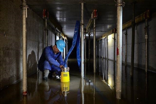 Atlas Copco Weda D04N Schmutzwasserpumpe - Bomba de água: foto 4 Atlas Copco Weda D04N Schmutzwasserpumpe - Bomba de água: foto 4