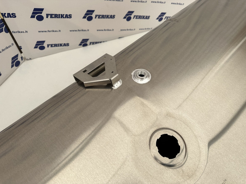 DAF New aluminum fuel tank 590L - Tanque de combustível por Camião: foto 5 DAF New aluminum fuel tank 590L - Tanque de combustível por Camião: foto 5
