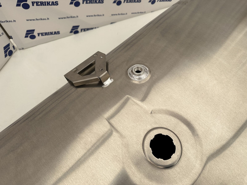DAF New aluminum fuel tank 620L - Tanque de combustível por Camião: foto 5 DAF New aluminum fuel tank 620L - Tanque de combustível por Camião: foto 5
