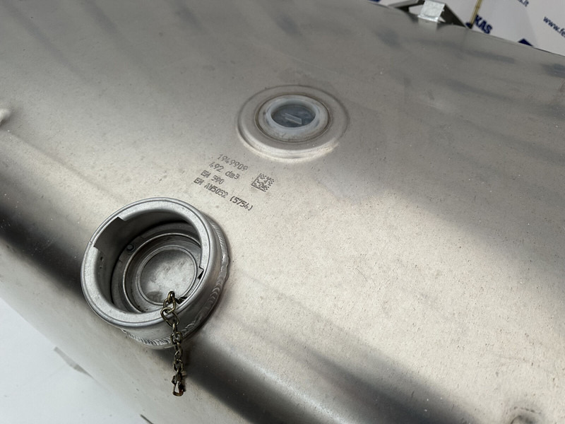 DAF OEM aluminum fuel tank 500L - Tanque de combustível por Camião: foto 4 DAF OEM aluminum fuel tank 500L - Tanque de combustível por Camião: foto 4